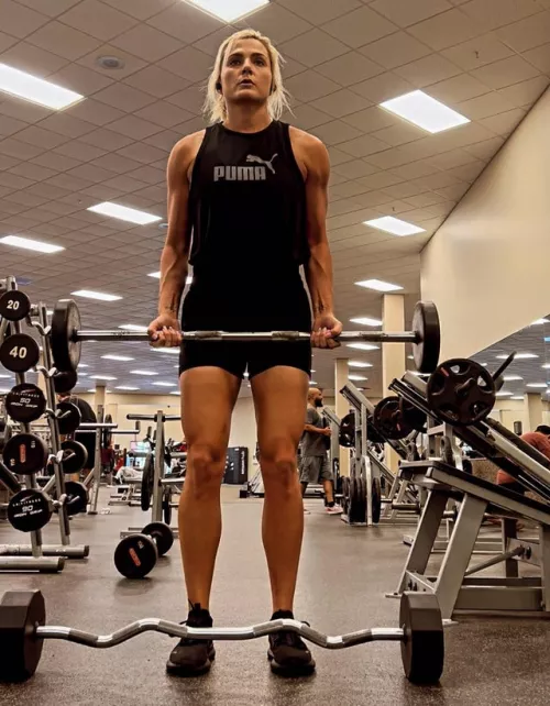 Lexi Thompson Showing off the Guns (LPGA)