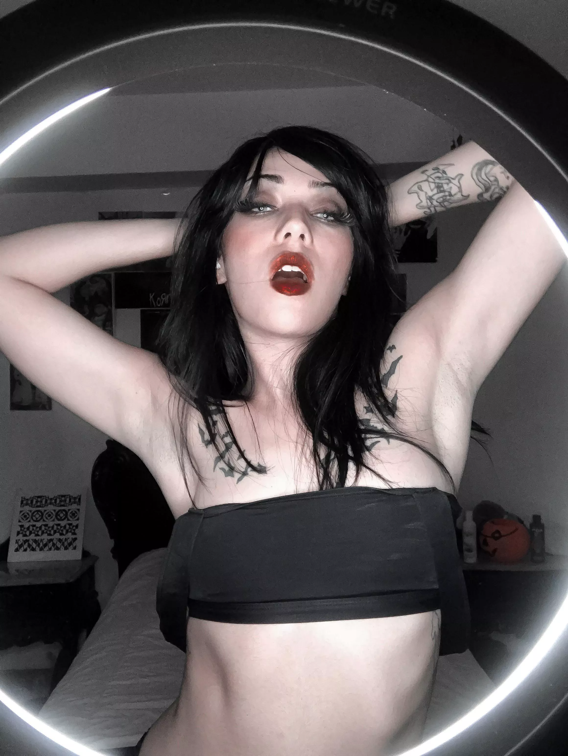 Lick, kiss or smell?