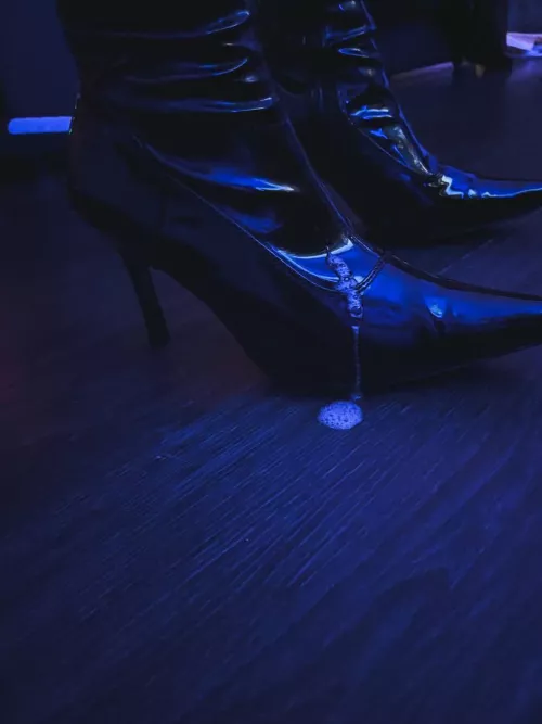 Lick my spit off of my latex heels like a good boy 💋