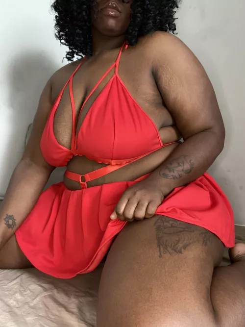 Lift my skirt up😈