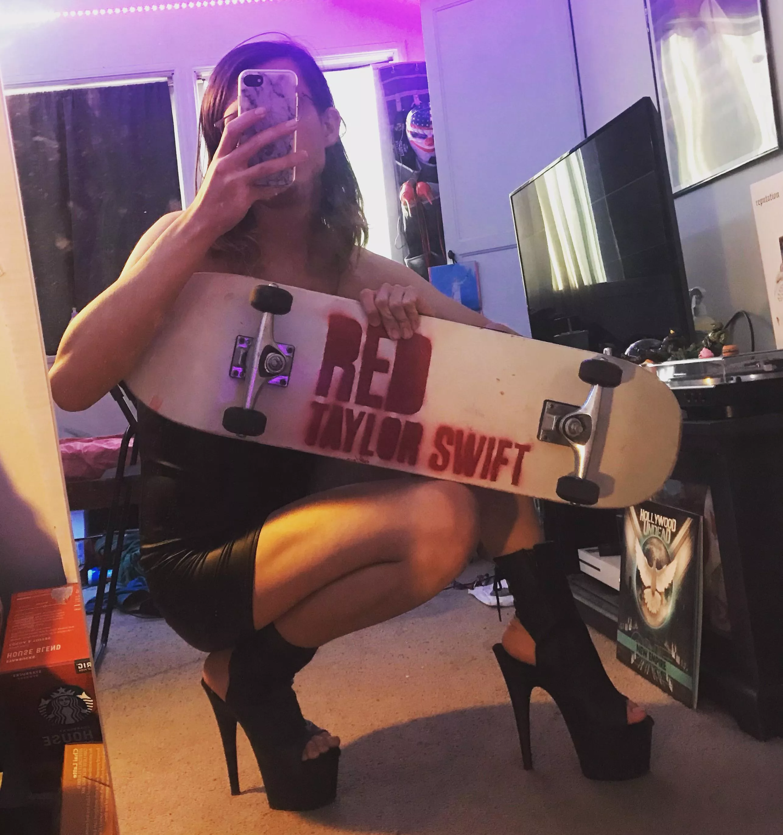 Like my board? (No i dont skate in these lol) Like my board? (No i dont skate in these lol)