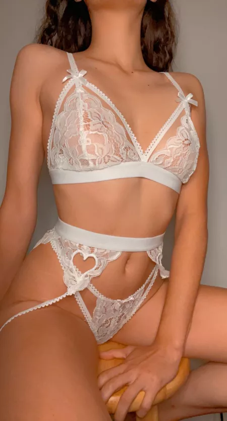 Like my new lingerie โค๏ธ My OF is free (MissRaez)