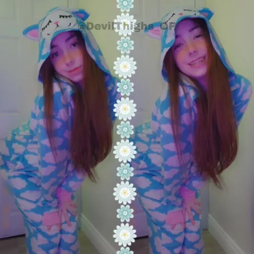 💙Like my onsie??💙