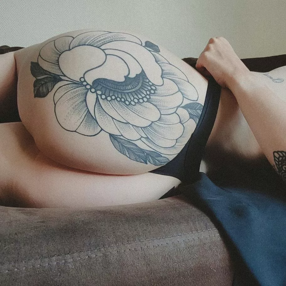 Like my thicc and fit ass ? Tell me what you think ! 🍑🔞 Like my thicc and fit ass ? Tell me what you think ! 🍑🔞