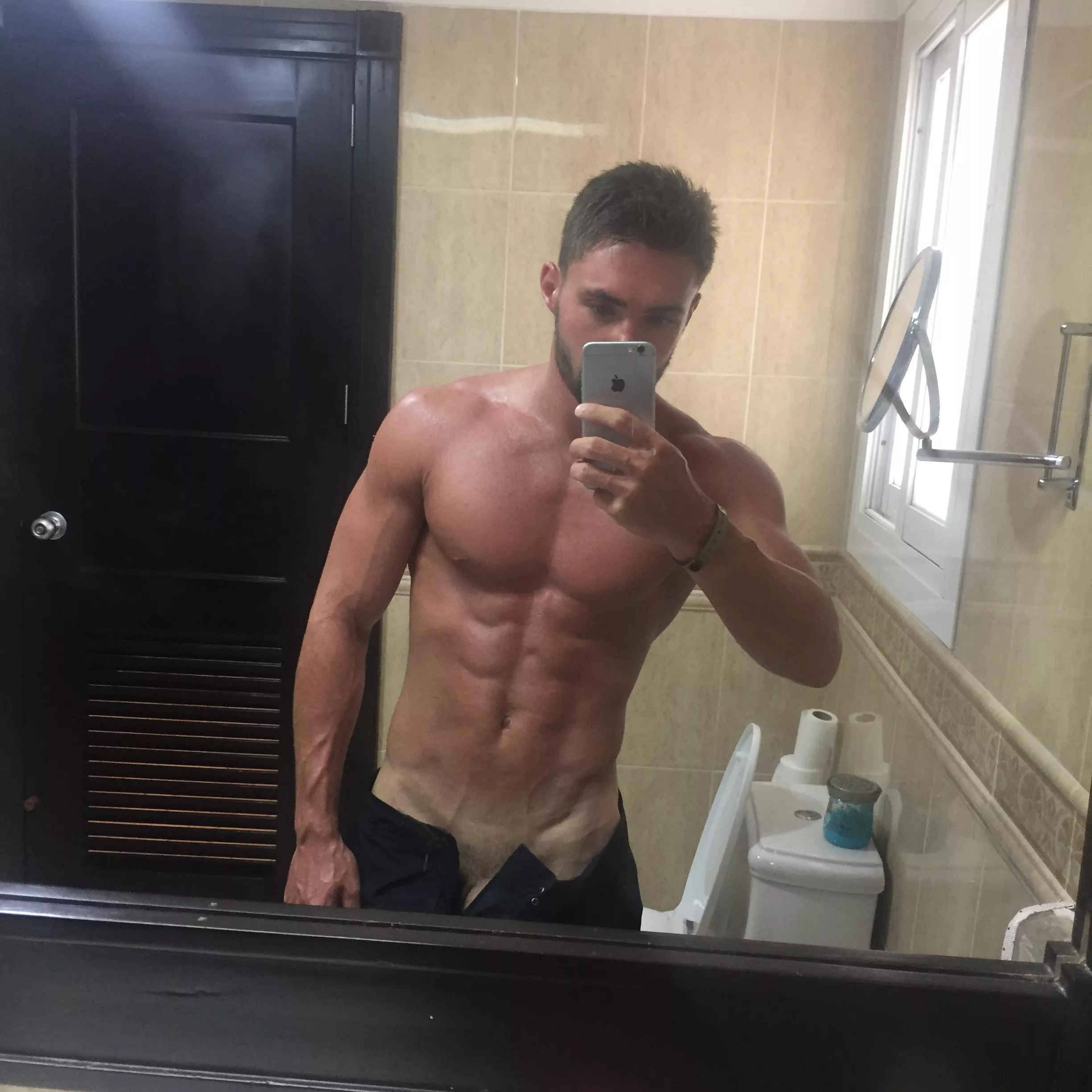 Like that tan line…? 😈