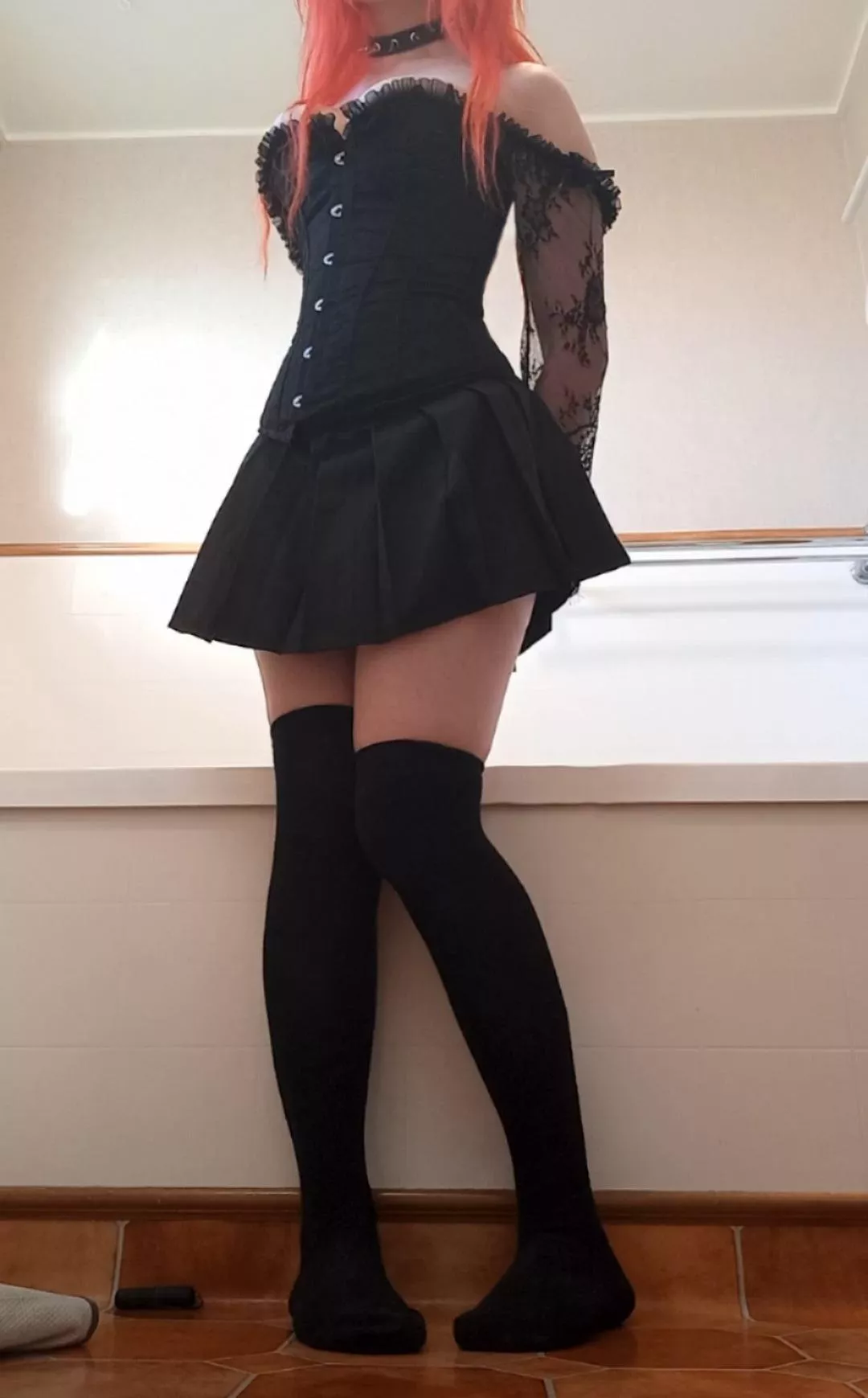 like tiny goth girls? ♡