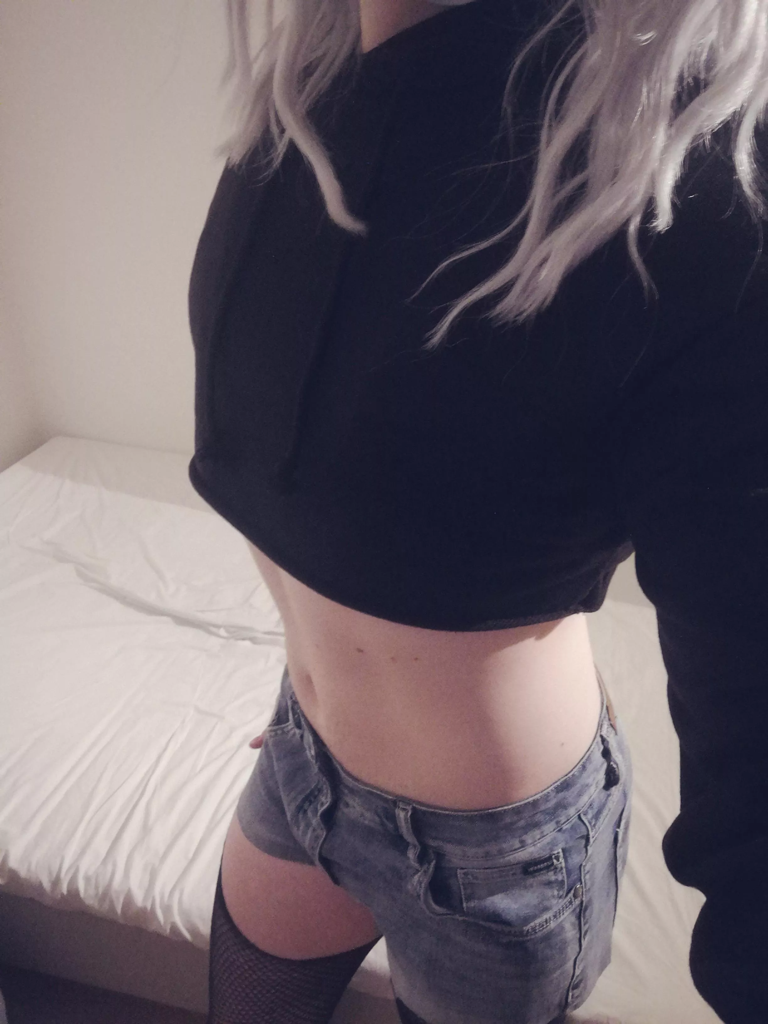 liked my tummy in this pic 🥰