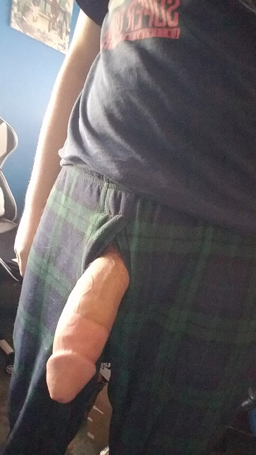 lil guy pokin out to say hi