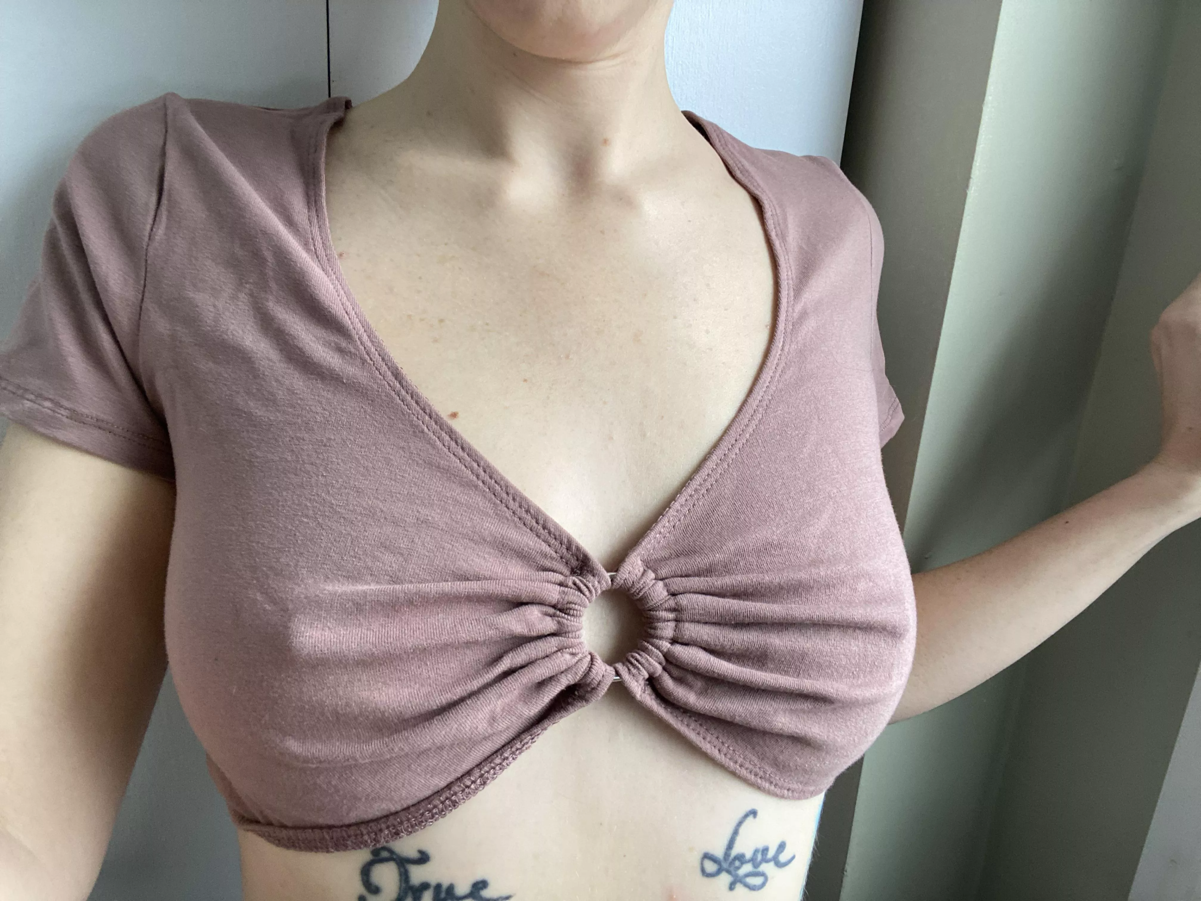 Lil neat freak who’ll suck you clean