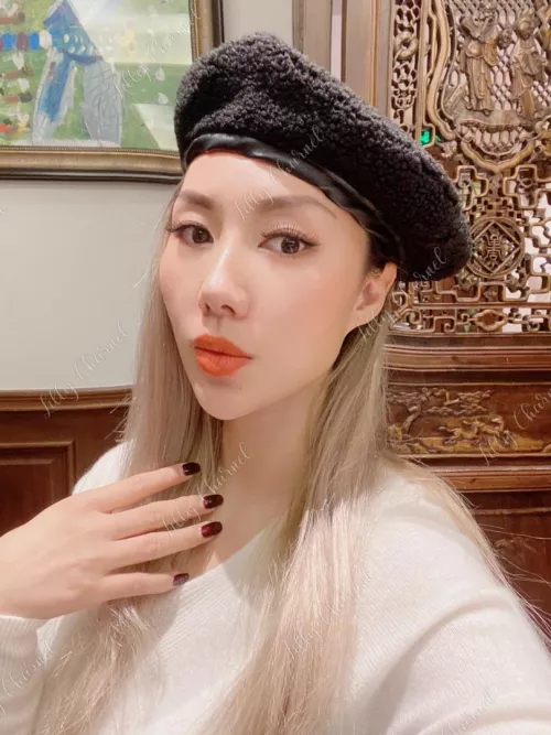 Lilly CHARNEL - Art, Fashion & Lingerie Model