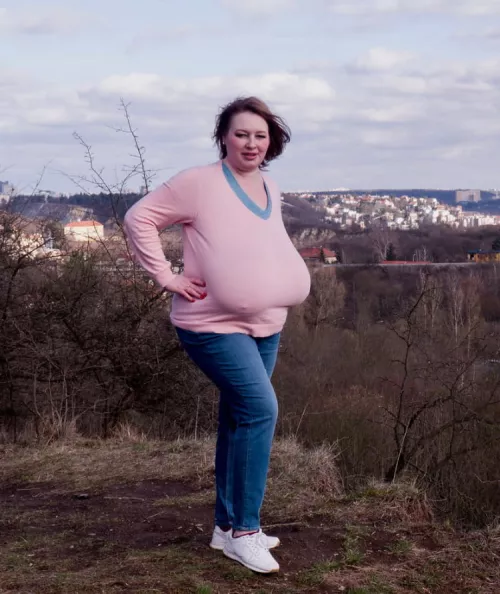 Lily Dreamboobs going braless in a sweater (she's falling out in the comments)