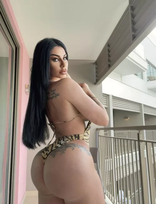 Lindi has such a great ass!