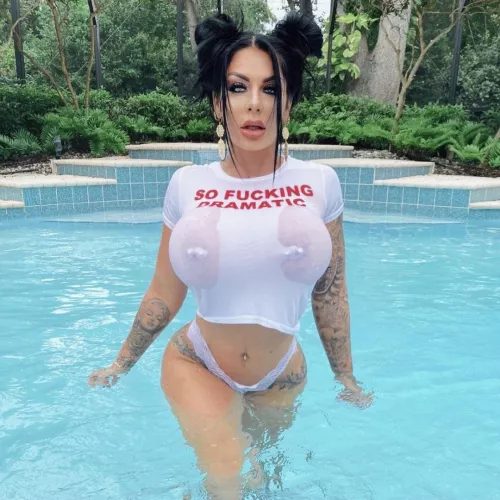 Lindi loves the drama