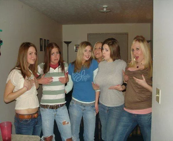 Line up based on um... Height. Yeah, that's it height!