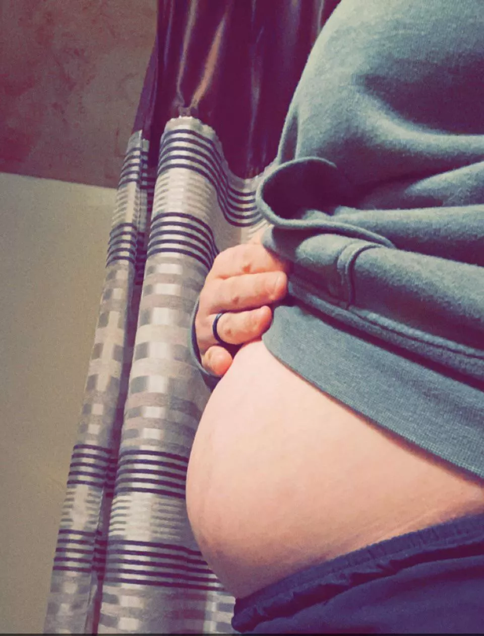 Little babe #4 is trying to make their presence known early! The baby (or babies 😬) bloat is real ❤️ Little babe #4 is trying to make their presence known early! The baby (or babies 😬) bloat is real ❤️