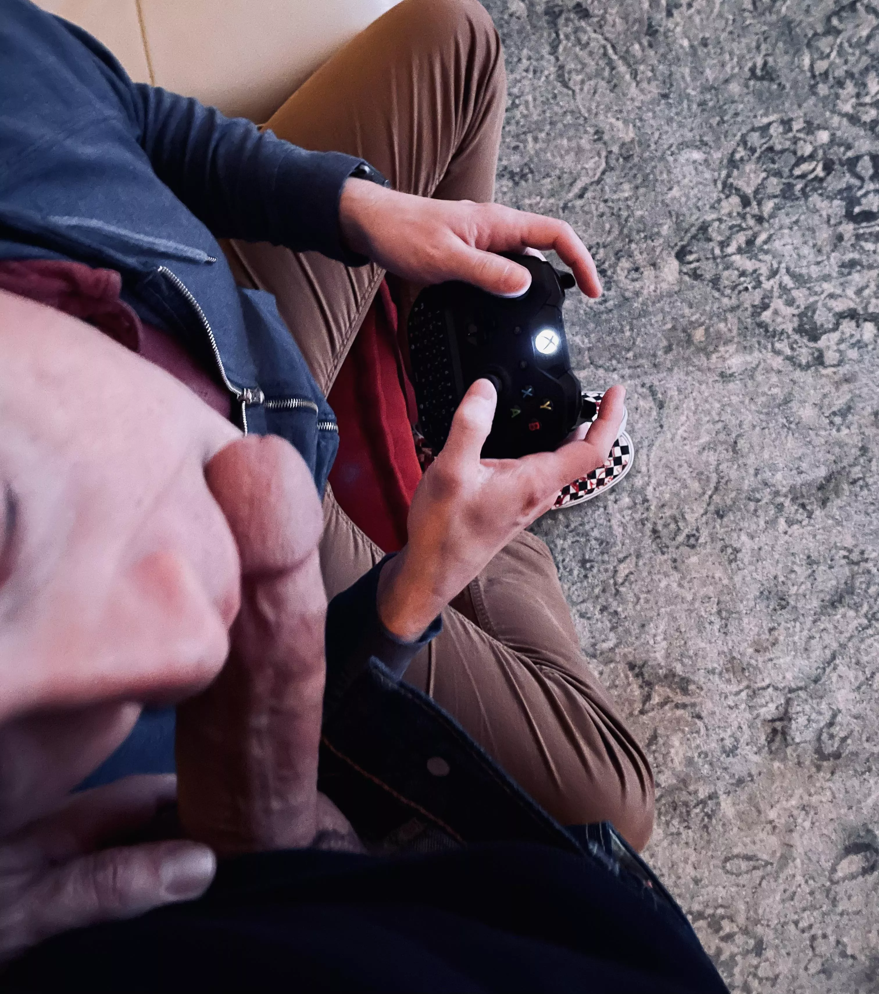 Little Bro multitasks while fighting Zombies Little Bro multitasks while fighting Zombies