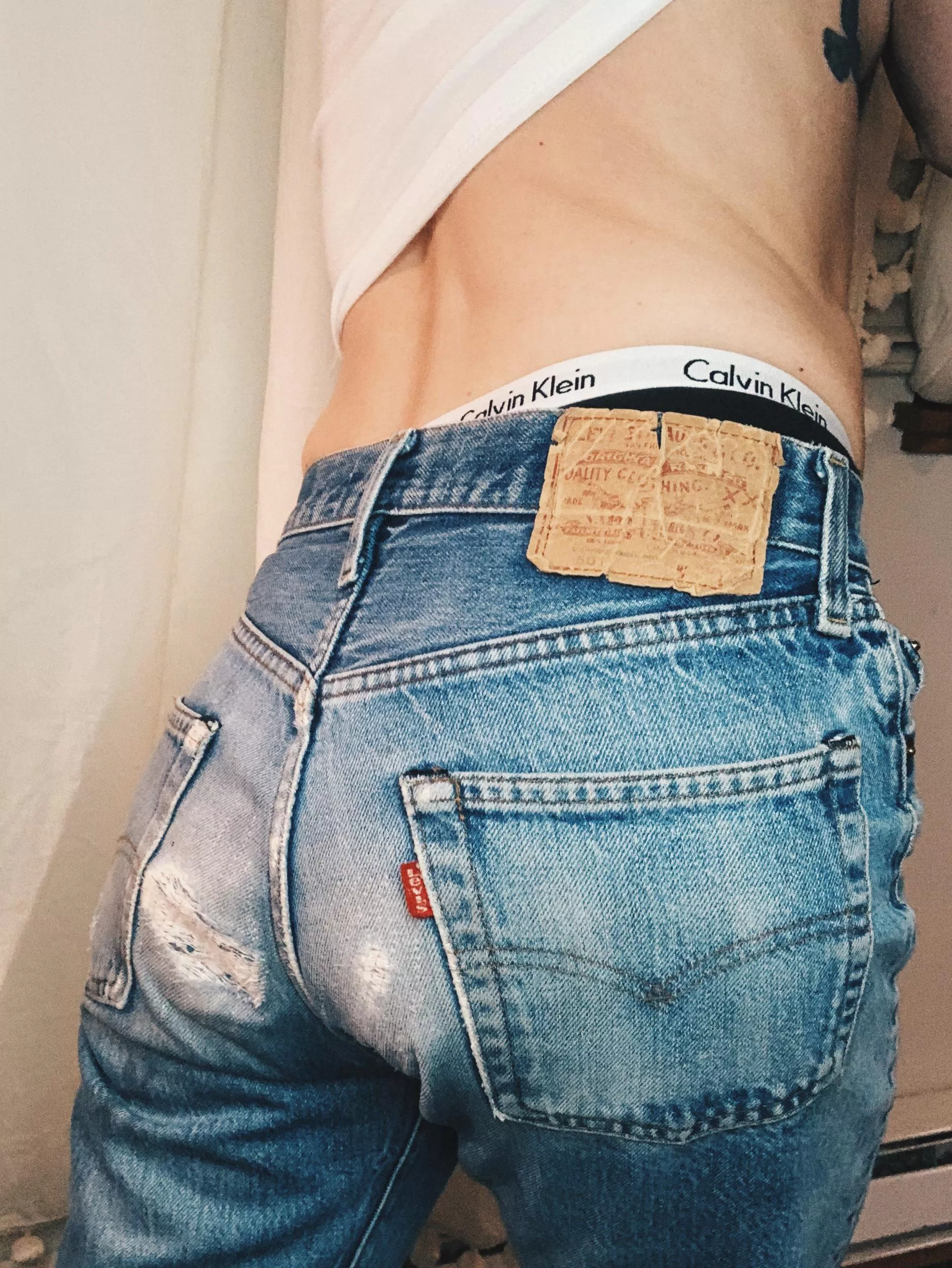 Little butt in Levi’s