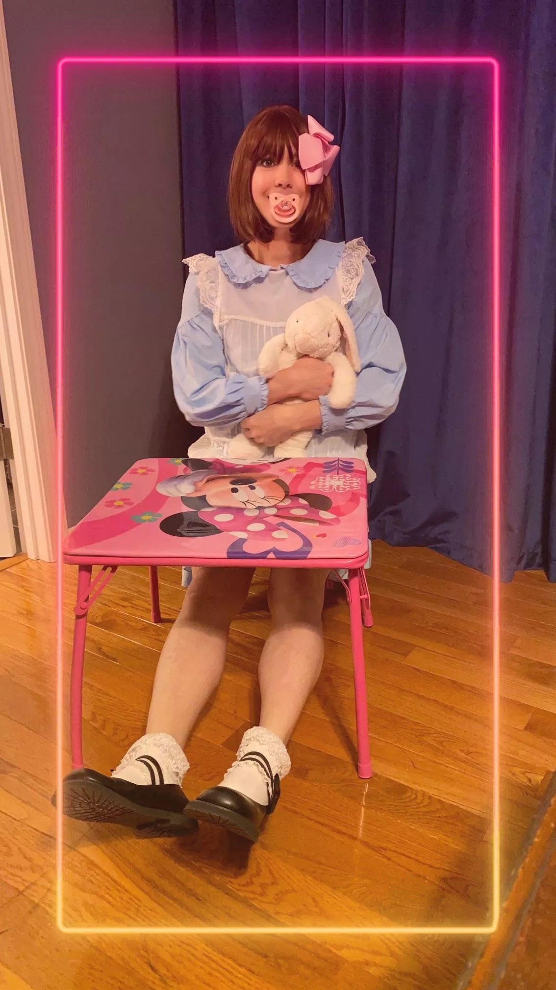 Little girl time with mommy today!! Yay!! ☺️💕 I did a craft at my new table!