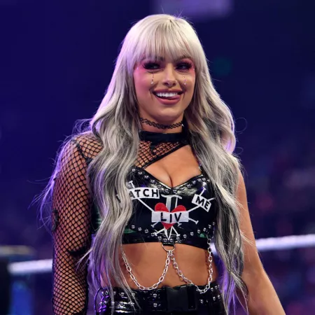 Liv with bangs is really working for me