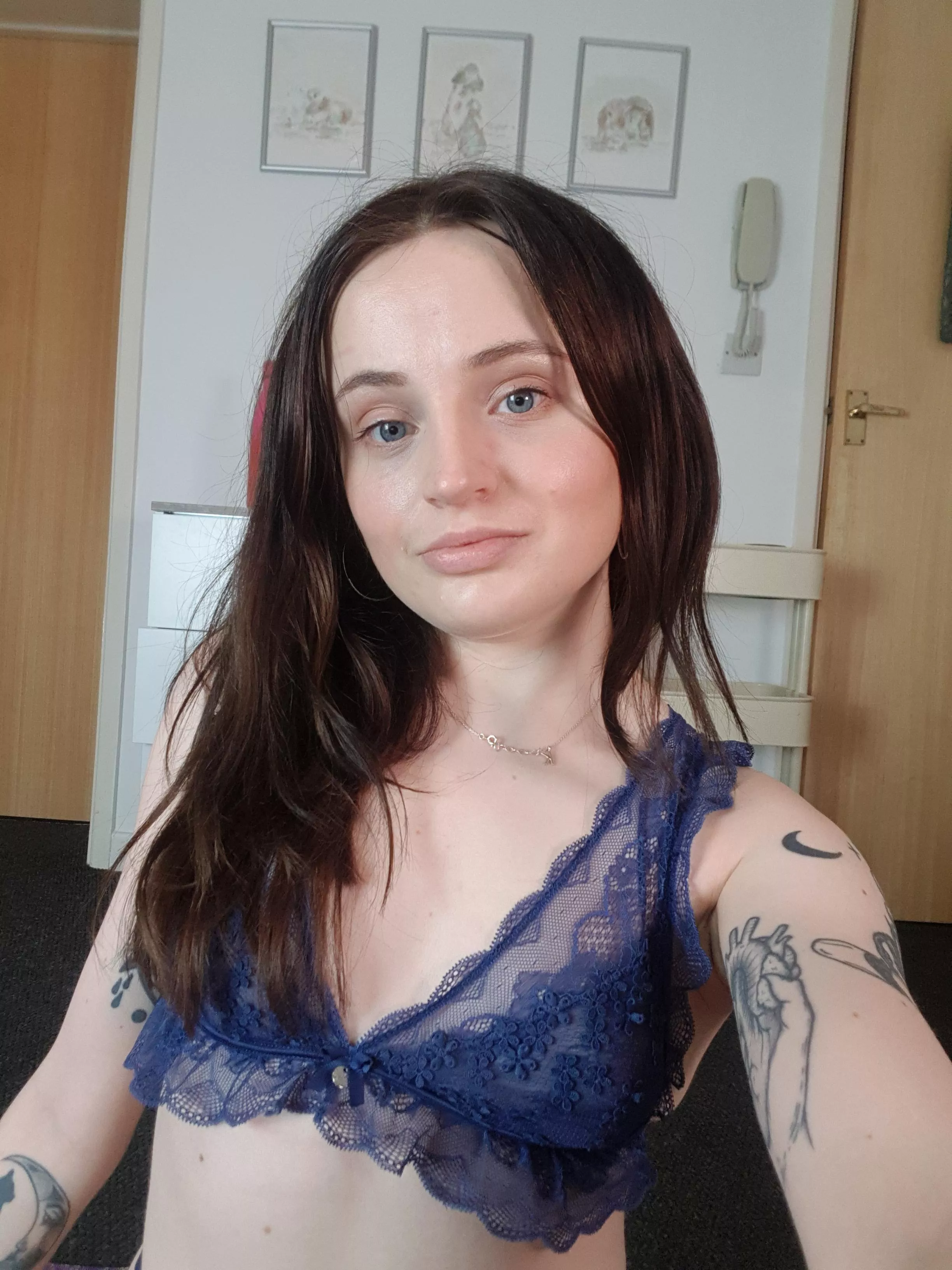 Live now on chaturbate from the uk. Link in my bio www.chaturbate.com/naughtykittykatty Live now on chaturbate from the uk. Link in my bio www.chaturbate.com/naughtykittykatty