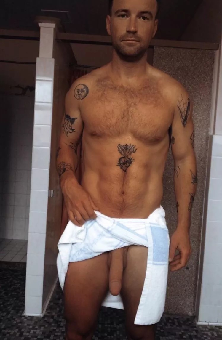 Living on campus atm, what would you do if you walked into the bathroom with me looking like this? Living on campus atm, what would you do if you walked into the bathroom with me looking like this?