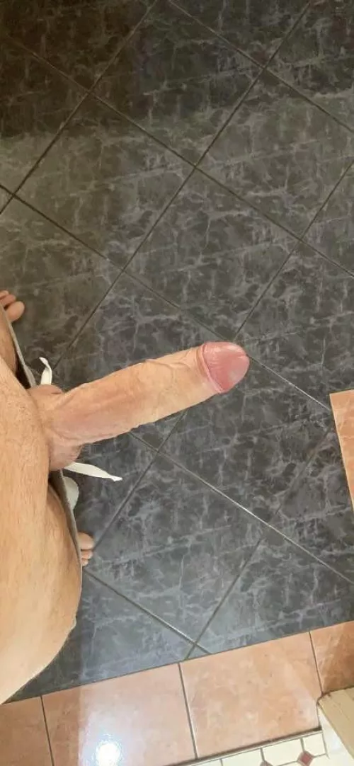 Locker room stroll 🚶