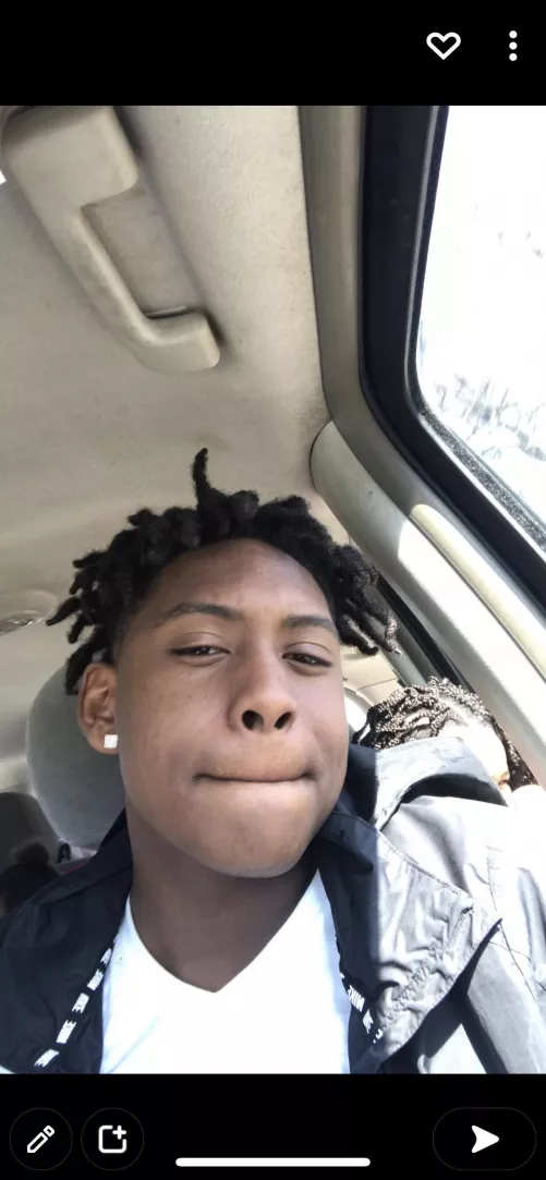 Lonely looking for an older woman👻{smkbj60}