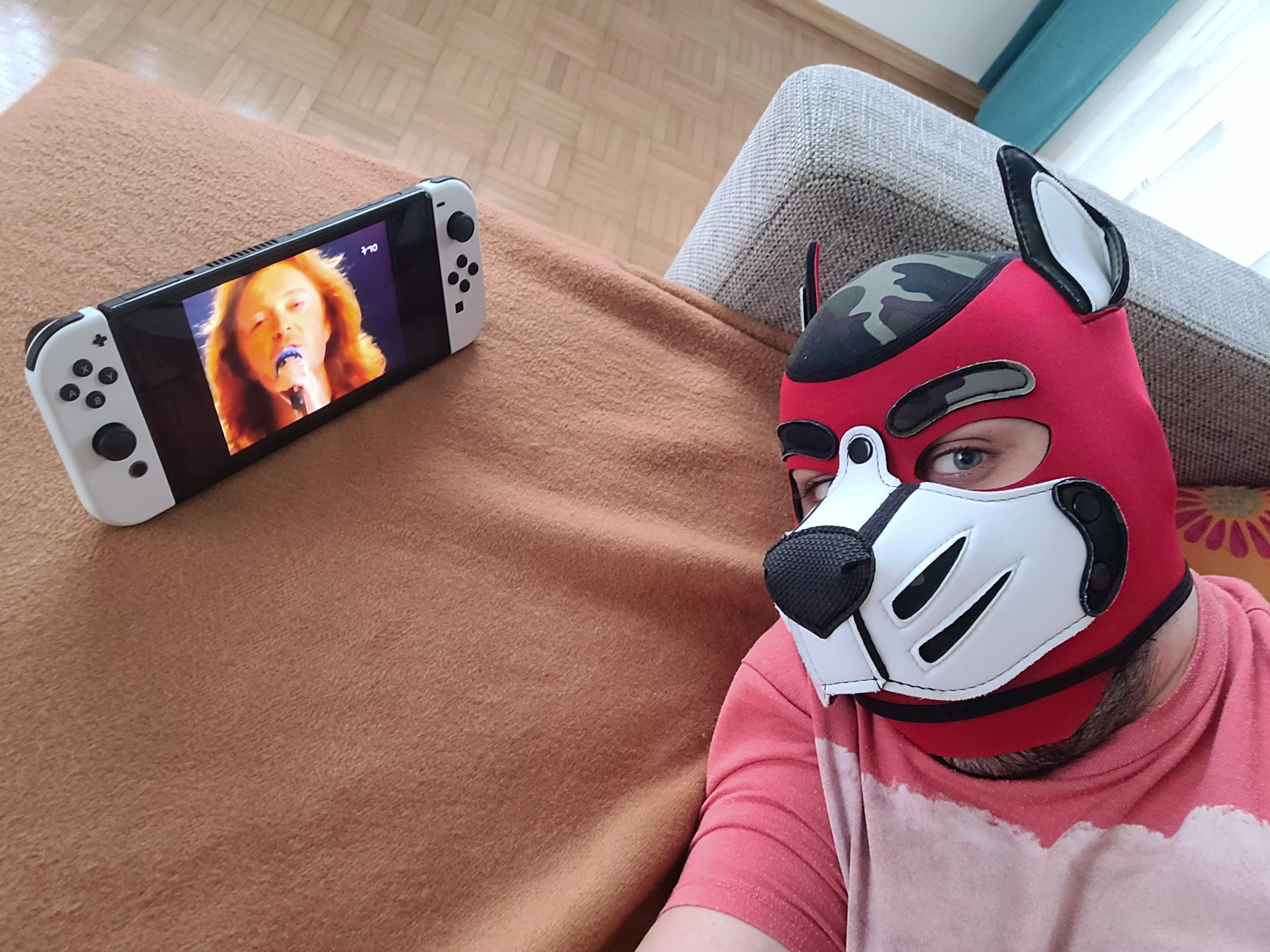 Lonesame pupper listening to love songs