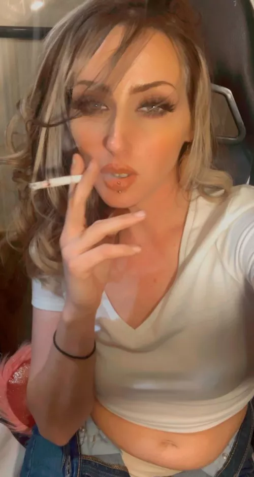 Long drag 😉🚬 (OC)