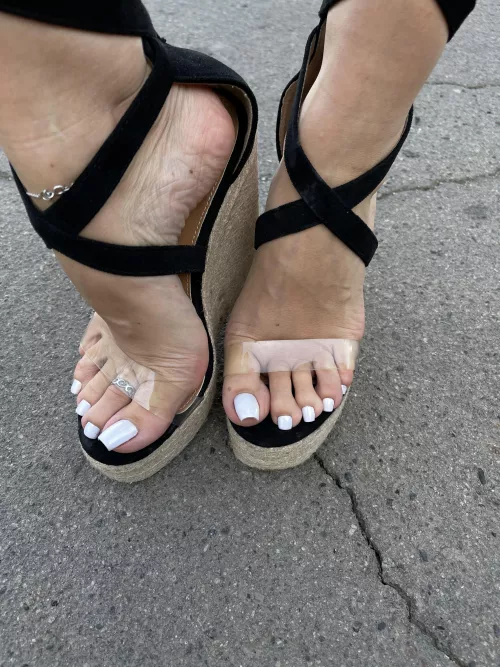 Long white nails and wedgesπ€€π€π₯°