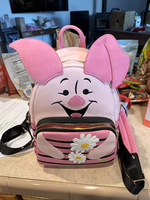 Look at the new purse daddy got me 🥰