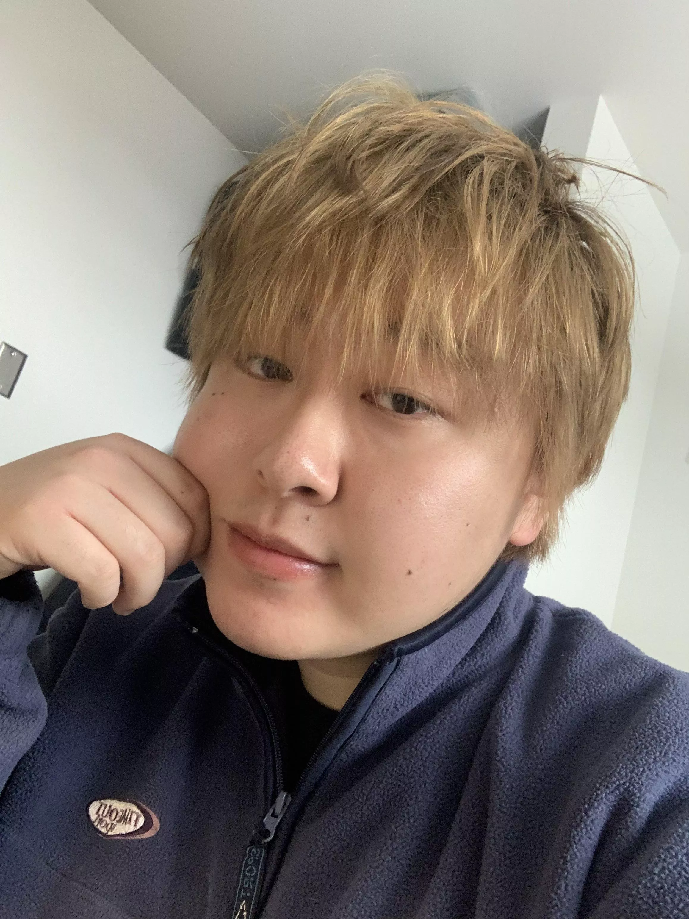 Look how long my hair is 🙄 I’m gonna get a haircut when I go down to Vancouver.