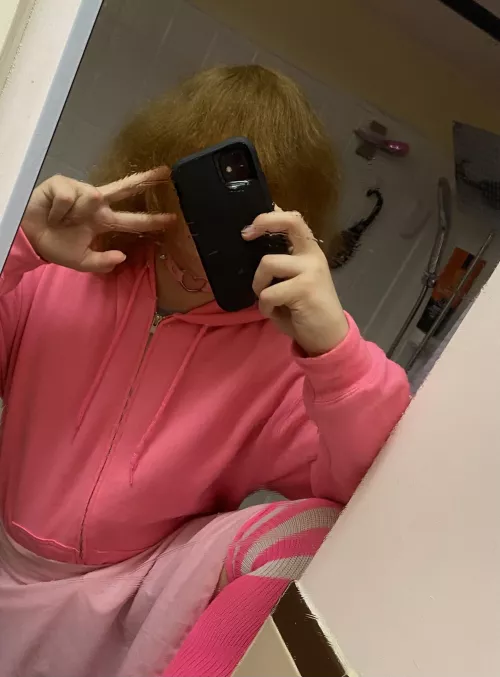 Looked through my photo gallery and found some old pics, do I look good?