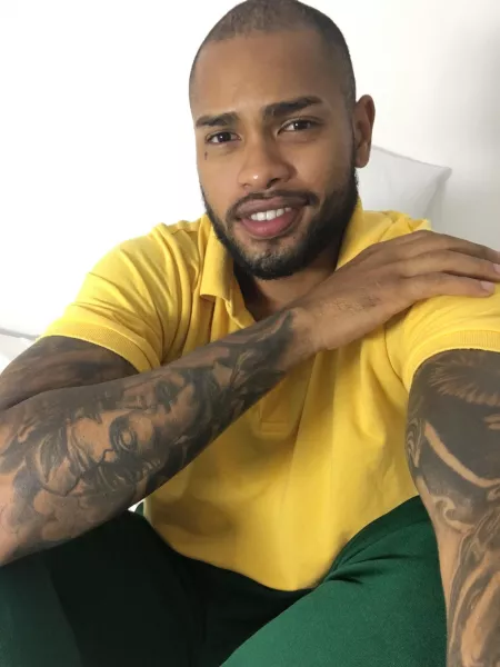 Looking for a bro to play with the swords ⚔️