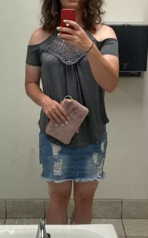 Looking for a creative and cruel sissy domme to own me next week. Kinks: bdsm, humiliation, risky public, etc. kik sub_cd_slut and letβs discuss.