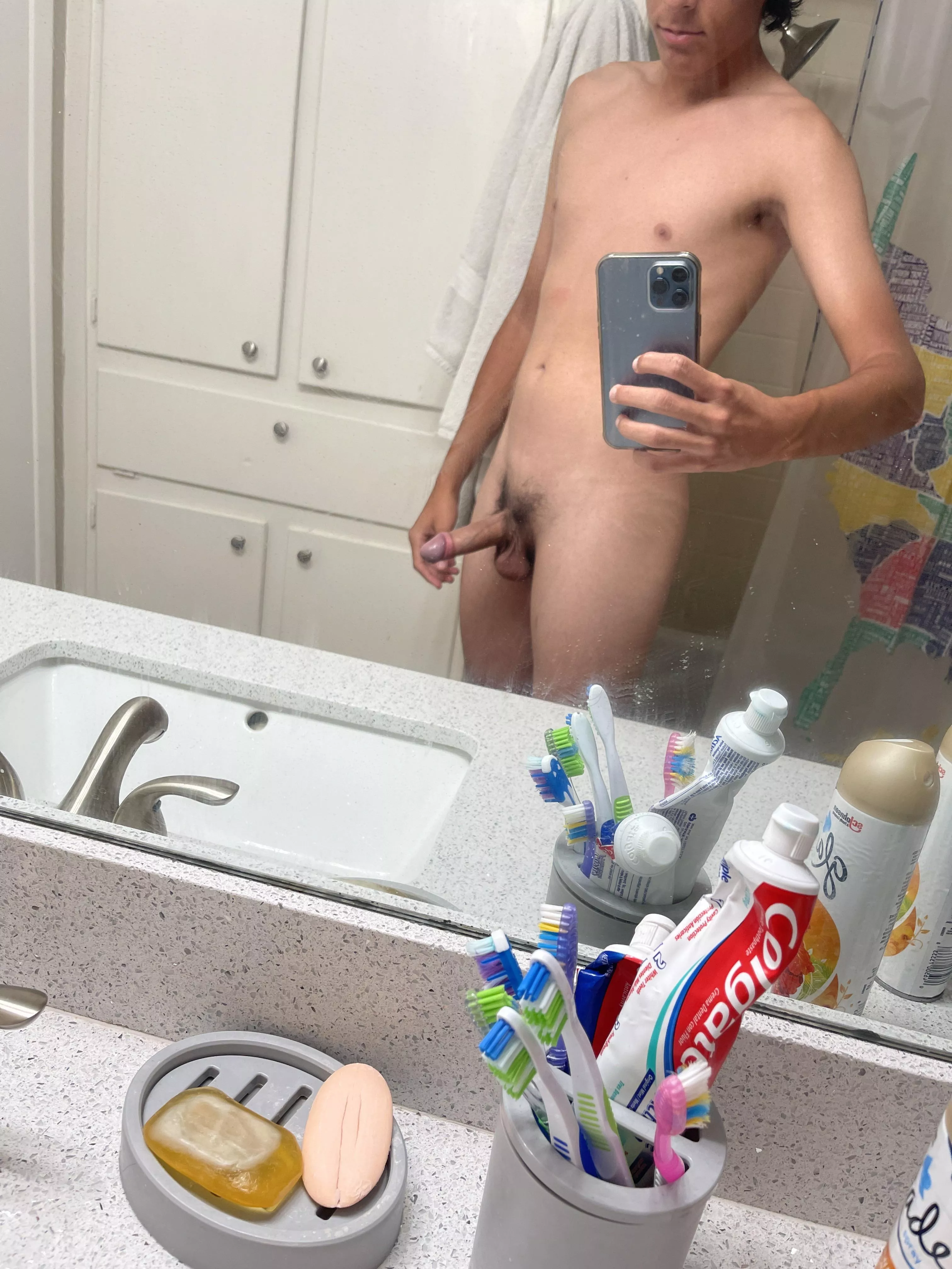 Looking for a mommy to please in every way possible Looking for a mommy to please in every way possible