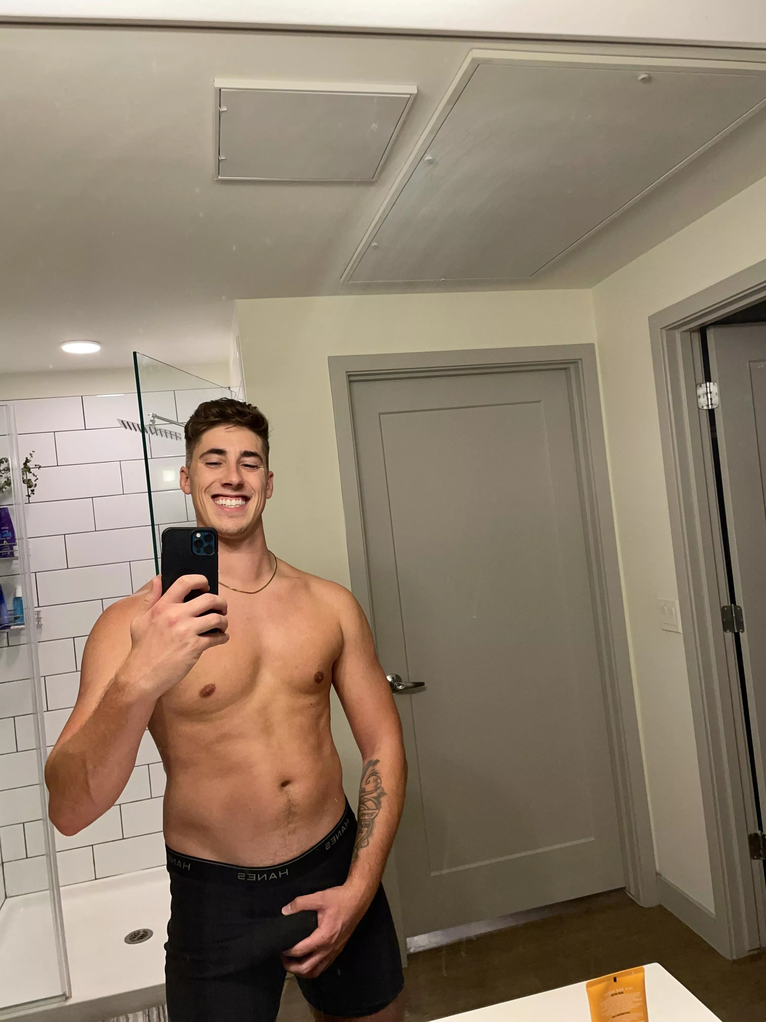 Looking for a slut to take them off😏