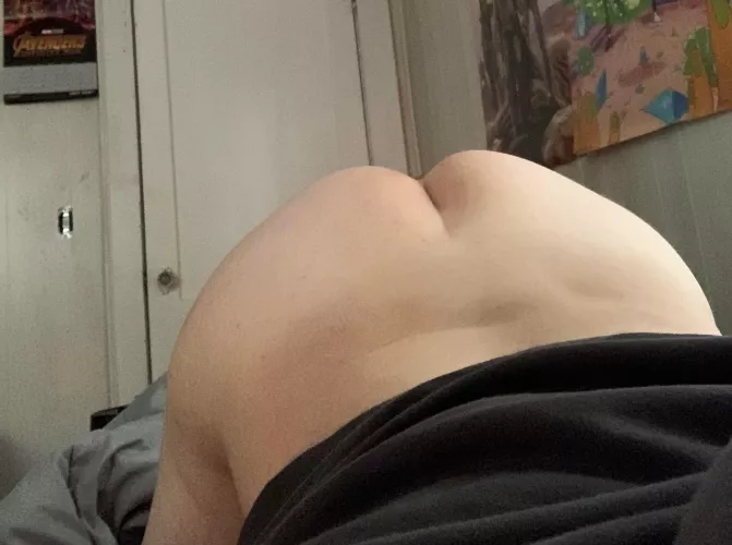 Looking for big dick twinks to pound my ass!😈😈