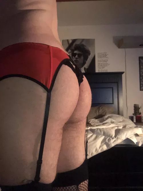 Looking for big dicks that want this ass. Message me