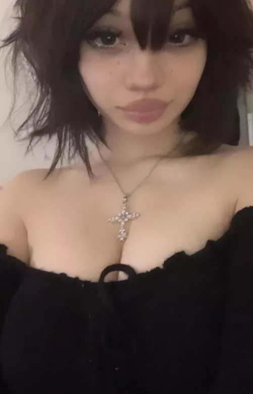 Looking for bull cocks to trib this dirty little slut 😈cock or jerk trib this pic first (big screen only) kik: LoveSlutsz