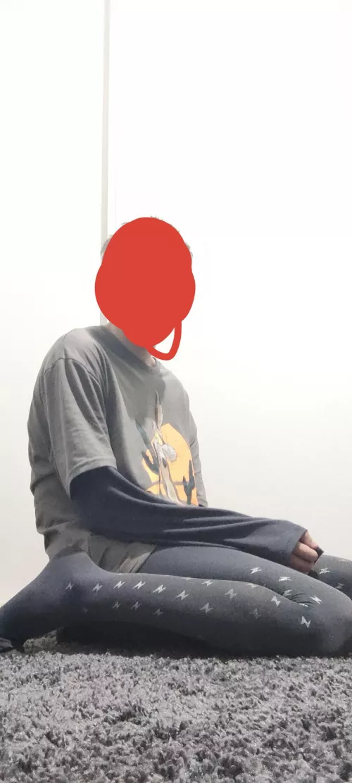 looking for cuddles before sleep UwU