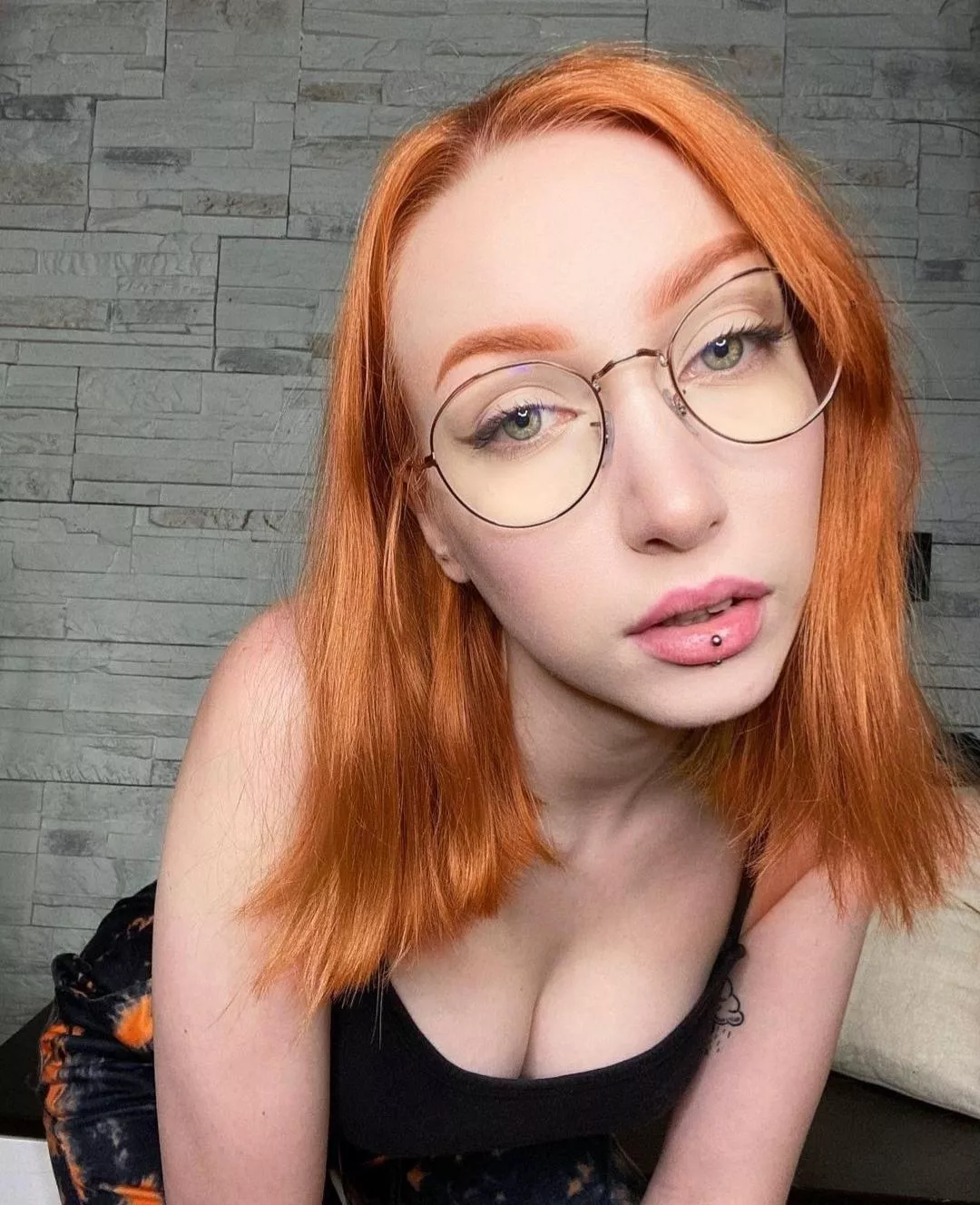 Looking for some big cocks for this redhead 🤤 KIK: Frank_req1 for more