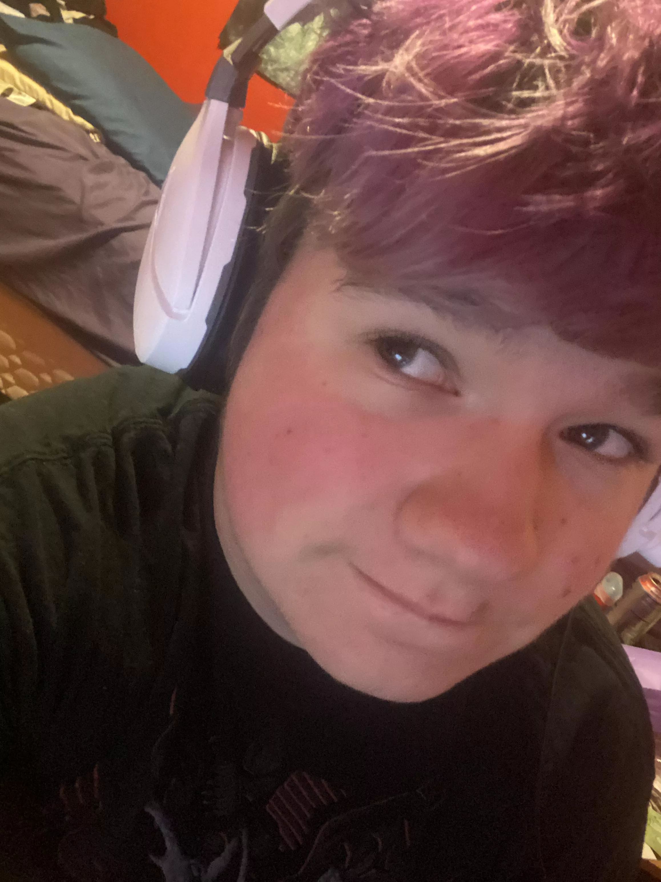 Looking for some Overwatch pals. Prefer console, but down to do arcade or quick plays with PC players 🙃 Looking for some Overwatch pals. Prefer console, but down to do arcade or quick plays with PC players 🙃