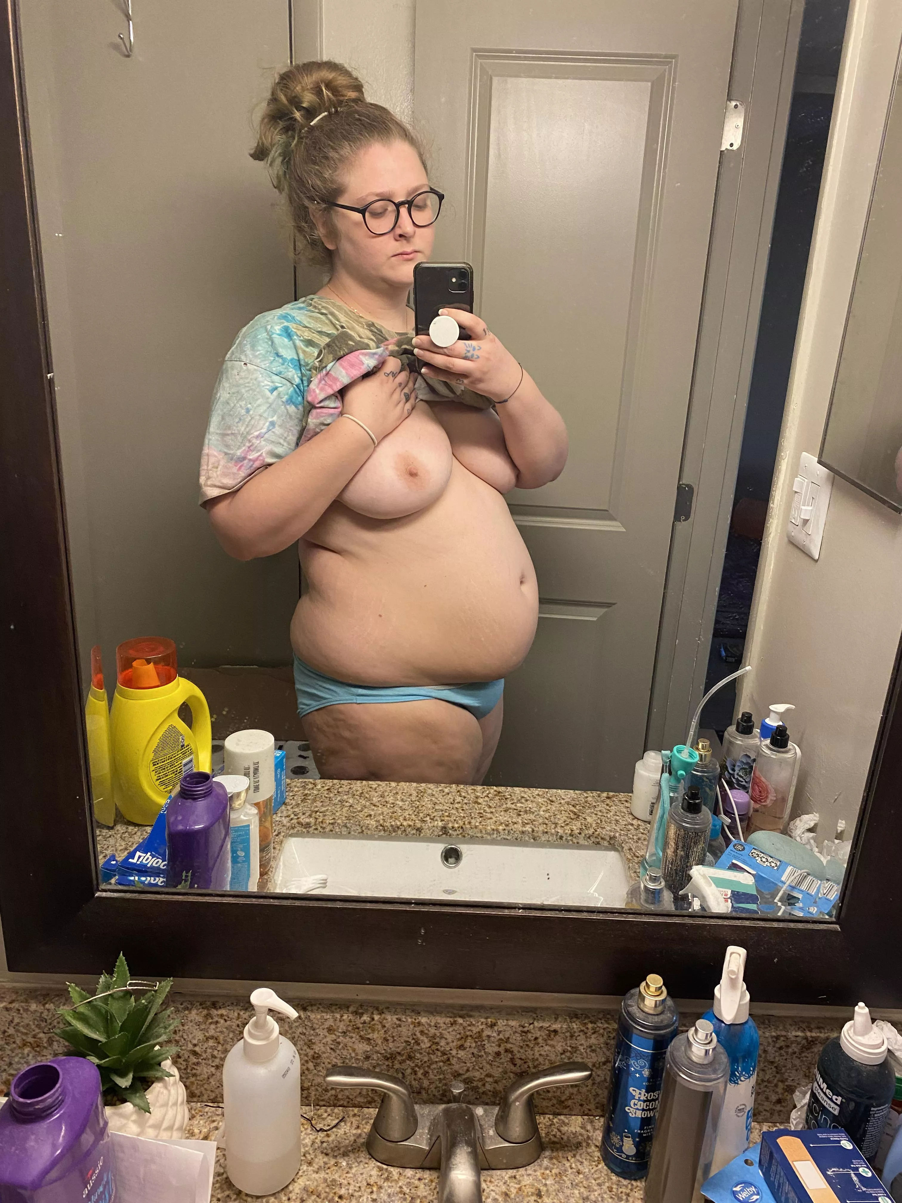 Looks like the large pizza stuck to my gut well. Dms open