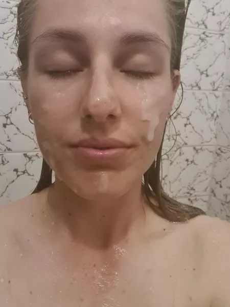 Love a good shower facial 😈💦