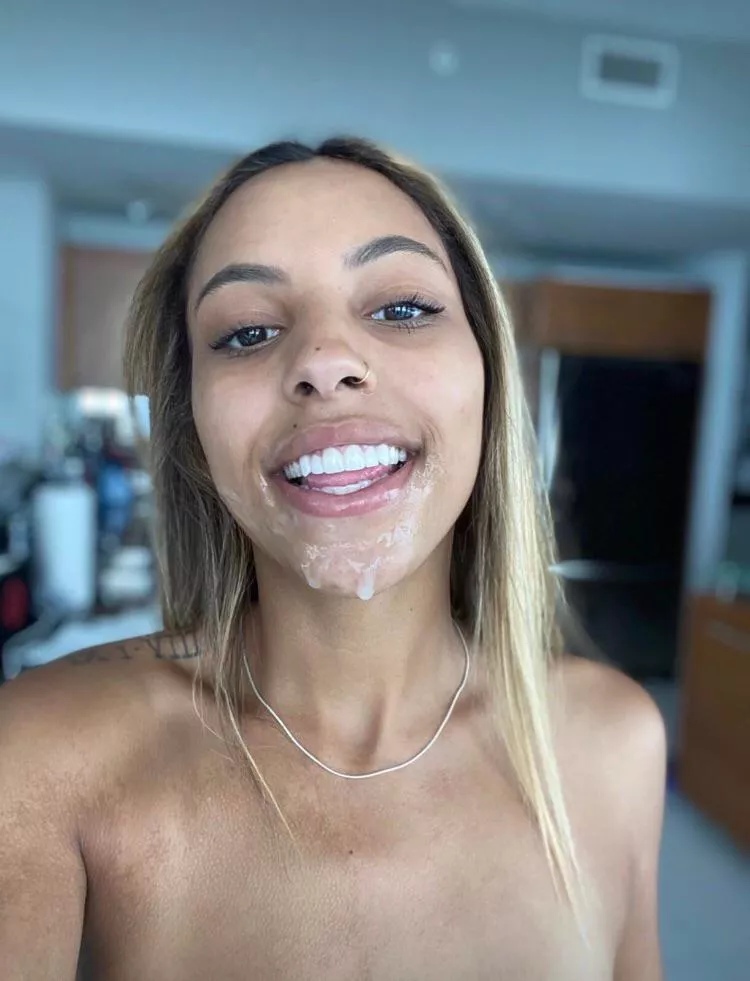 Love her make up 🤤