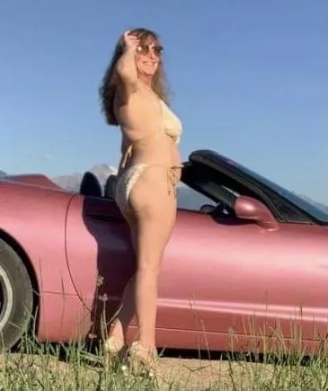 Love Hot Cars and bikinis.🔥😈