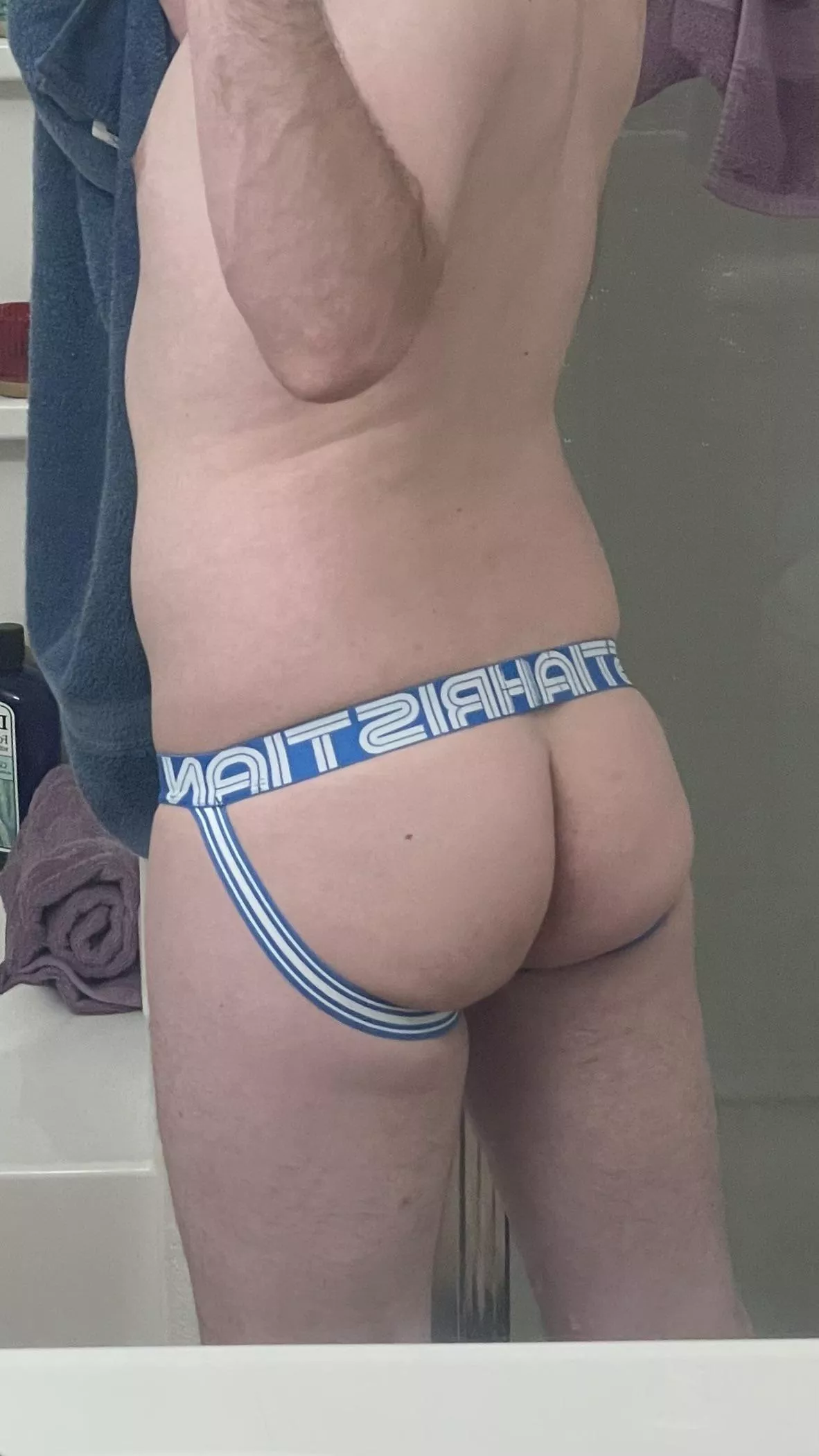 Love how this jock frames my lil booty