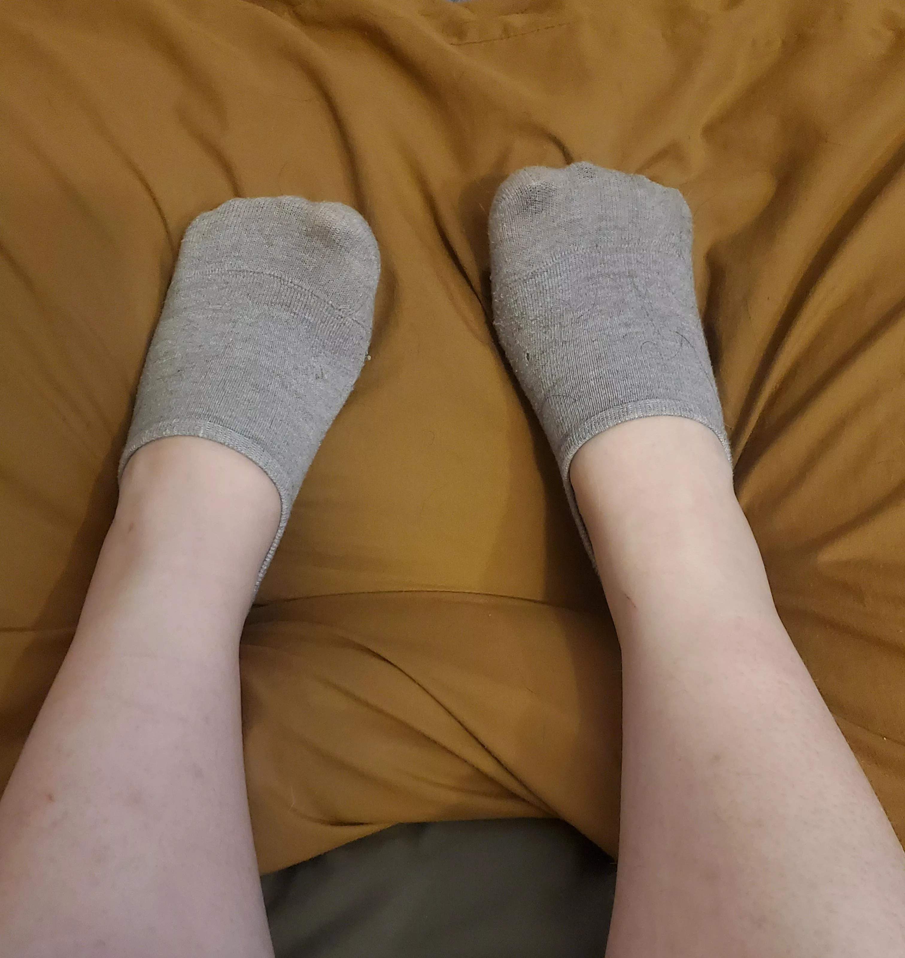 Love how you can see the nail polish under my socks 😍