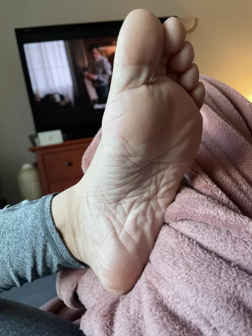 Love me or hate me, either way I’m winning 🛋📺